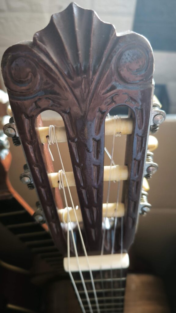Đàn Classic dùng dây nylon