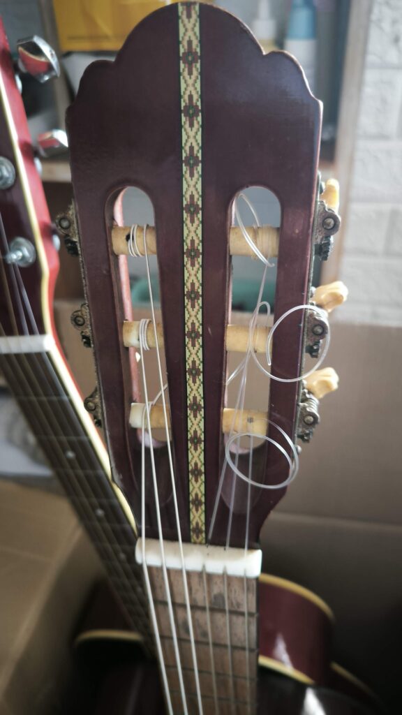Đầu cây đàn Classic dây Nylon